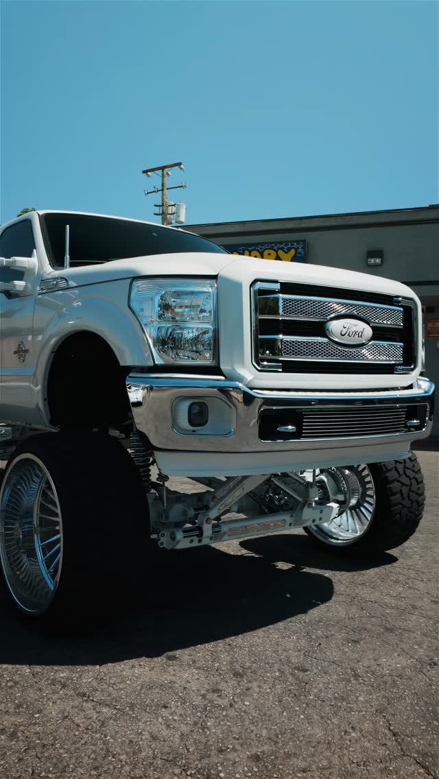 Steel body lifted truck with Anylevel suspension on KG1 forged wheels